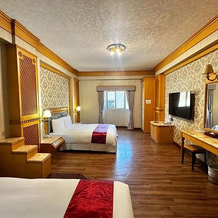I Live Motel Kaohsiung Extérieur photo