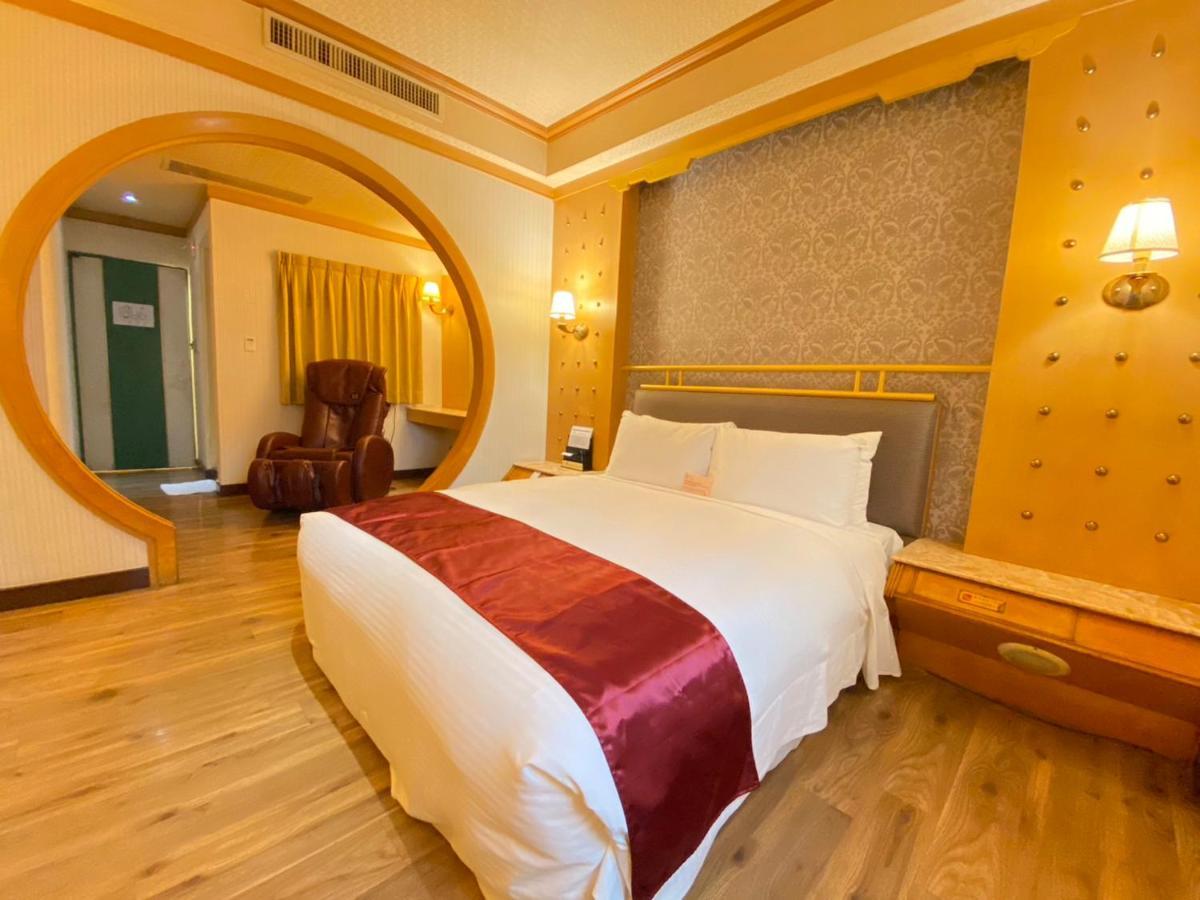 I Live Motel Kaohsiung Extérieur photo