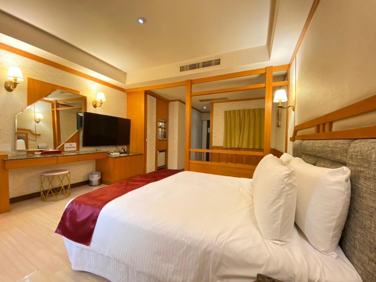 I Live Motel Kaohsiung Extérieur photo