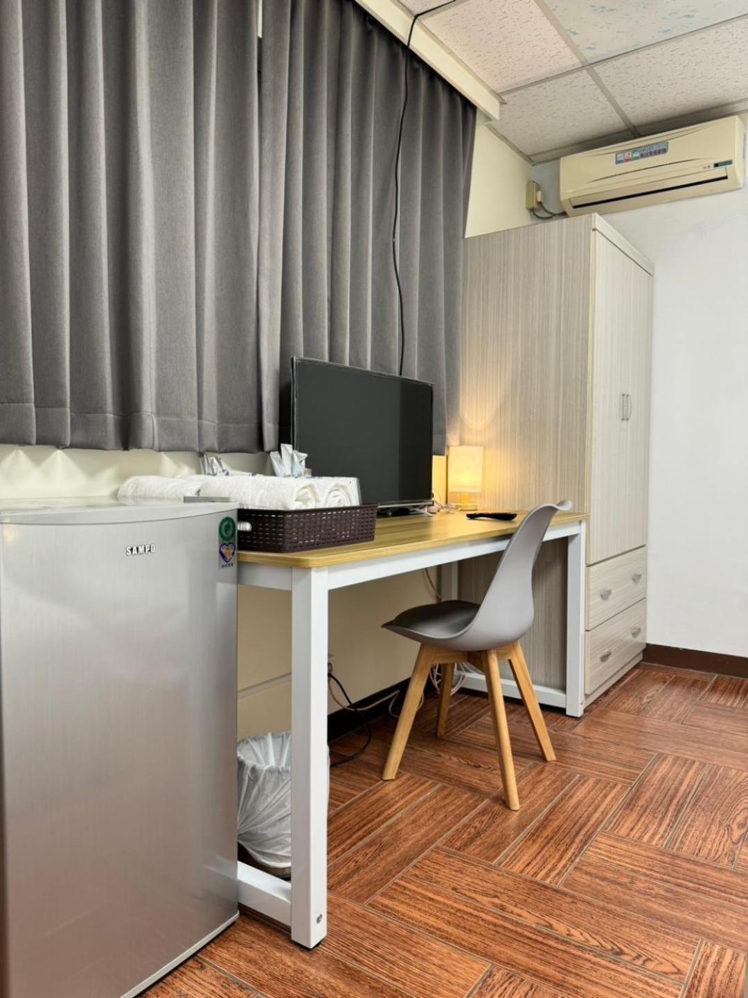 I Live Motel Kaohsiung Extérieur photo